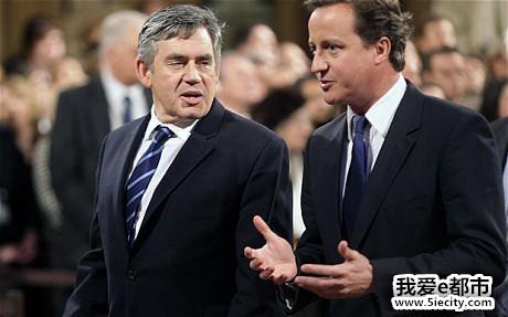 英国前首相戈登·布朗和大卫·卡梅伦。