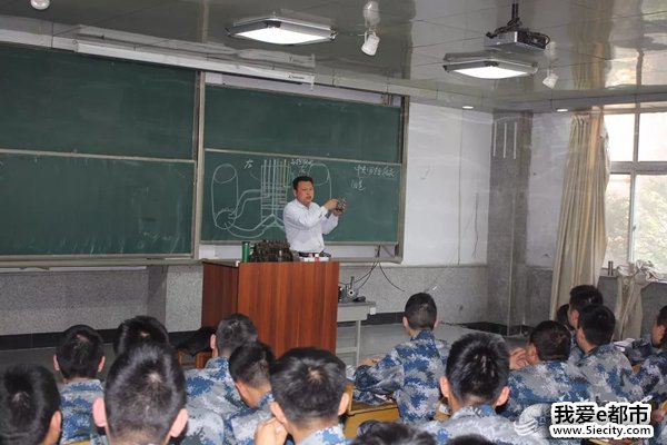 空军找上蓝翔技校联合培训:为的就是挖掘机