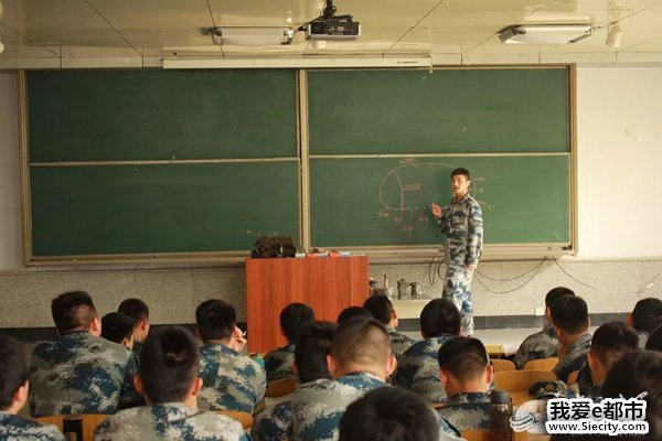 空军找上蓝翔技校联合培训:为的就是挖掘机