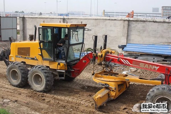 空军找上蓝翔技校联合培训:为的就是挖掘机