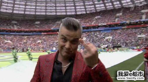 罗比-威廉姆斯出格举动惊动全世界