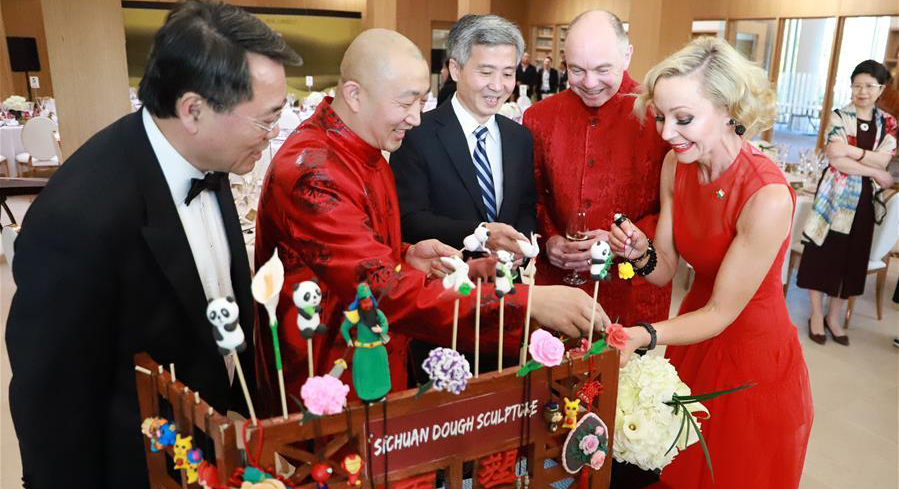 ׸-ϵĴʳĻƹڶ־